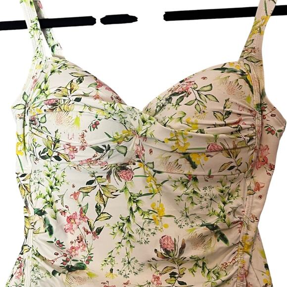 Nip Tuck Floral Ruched One Piece Swimsuit Womens 6 Green White Slimming EUC - Picture 4 of 11